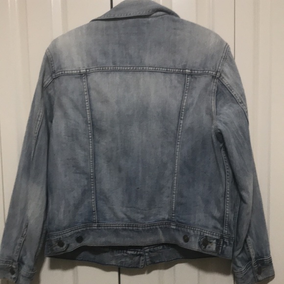 Aritzia Talula Light wash jean jacket - Picture 4 of 4